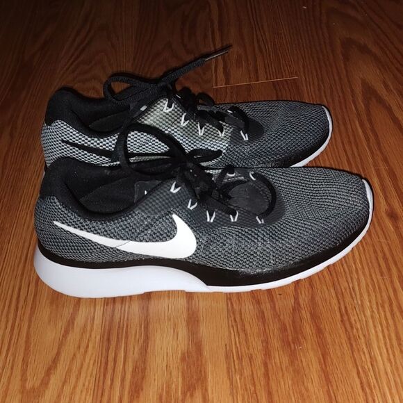 Nike Tanjun Racer 921669-002 Black White running sneakers Sz 8.5 - Picture 5 of 8